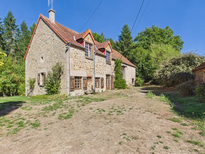 A House in the Creuse Region at the End of the Road photo 2