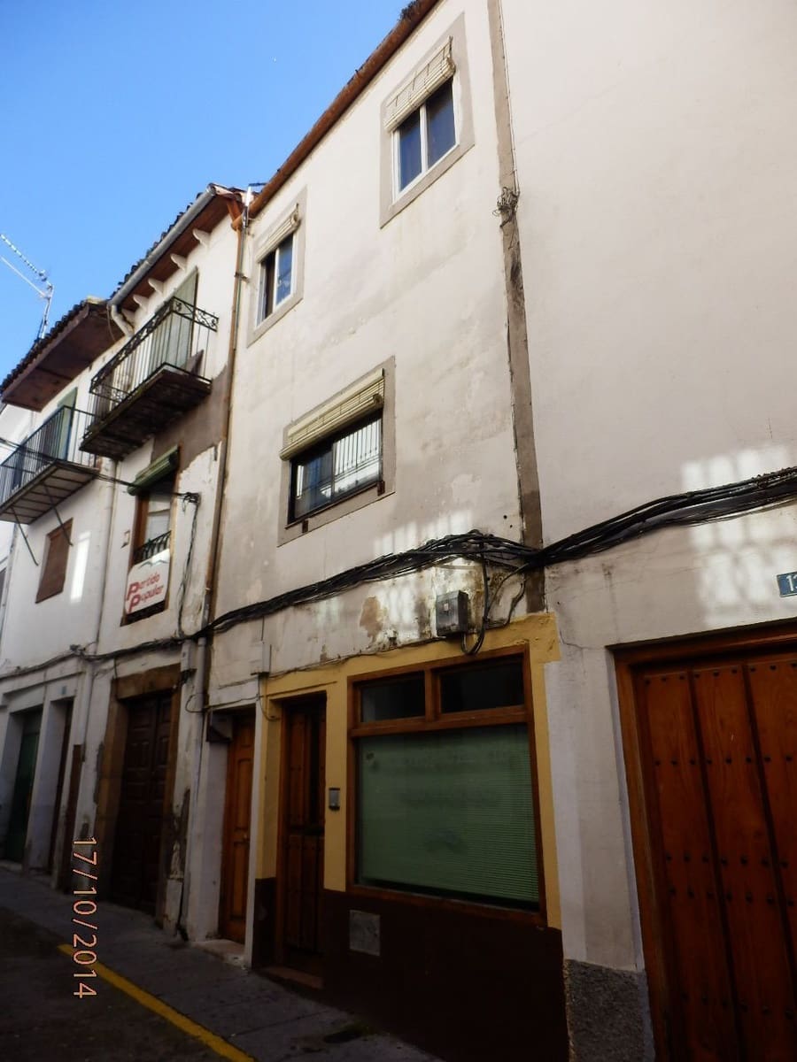 Semi-detached Villa for sale in Hervás, Cáceres