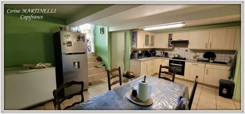 House for sale in Astaffort — 2 bedrooms, 178 m²
