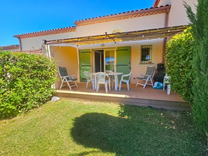 Three-Room Villa with Mezzanine, Garden and Parking Space. Port Minervois Residence, Homps.