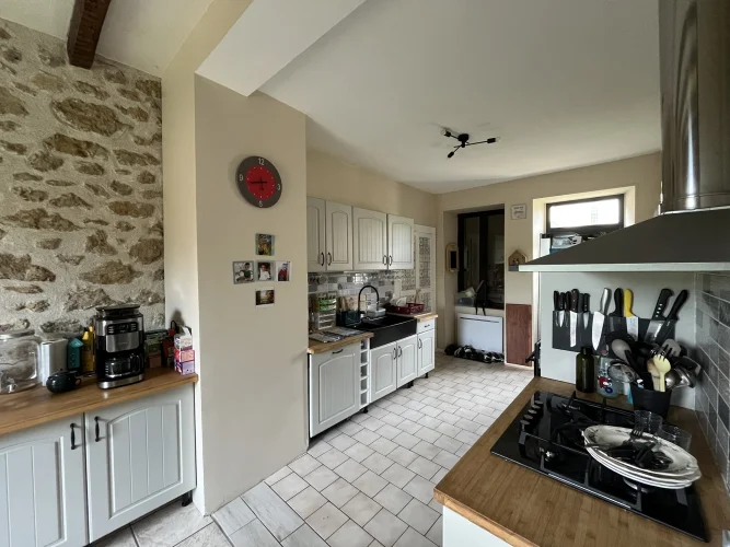 Former Village Presbytery! A Unique Property Combining Historical Character and Family Comfort. photo 2