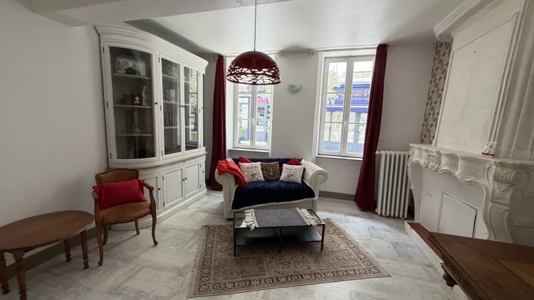 Beautiful Townhouse in the City Center of St Jean D'angély photo 4
