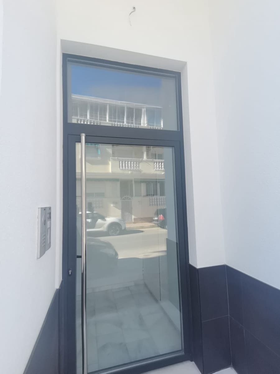 Apartment for sale in Avenida Habaneras - Curva de Palangre, Torrevieja, Alicante photo 2