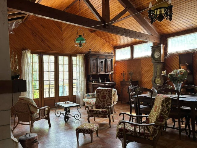 Individual House on Outskirts of Town photo 3