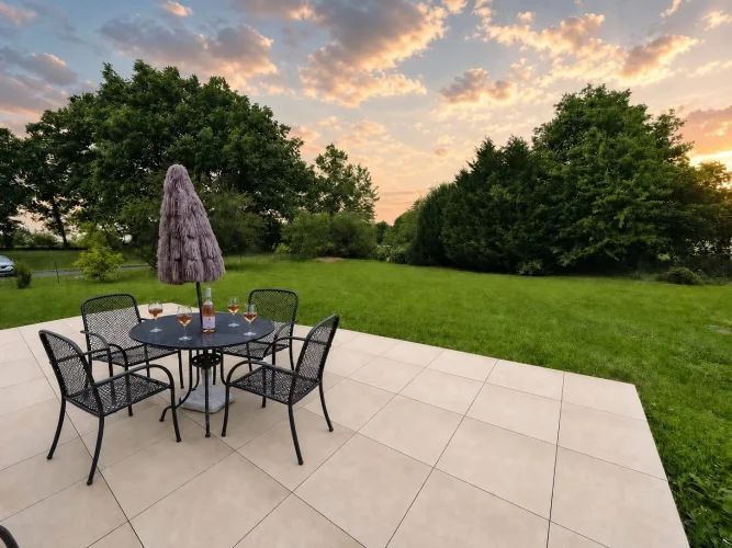 Stunning Detached 4 Bedroom Home, Close to the Centre of Village photo 2