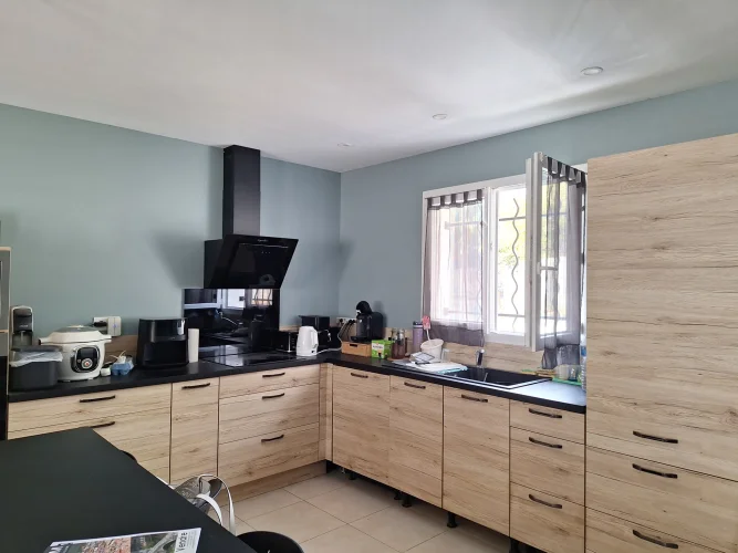 Recently Built Single-Storey House with Land photo 4