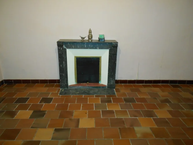 2-Bed Terraced House with Attic Conversion Potential, Garden, in the Centre of Pré-En-Pail-Saint-Samson photo 4