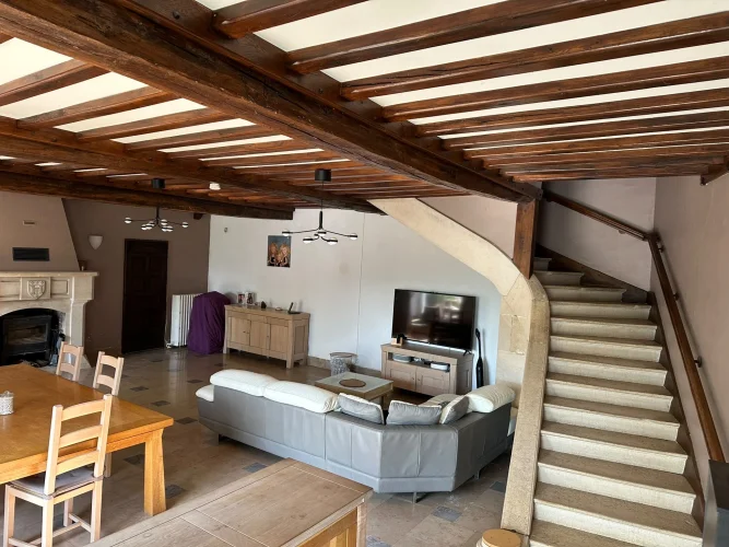 250 m² Family Home in the Heart of the Burgundy Vineyard photo 5