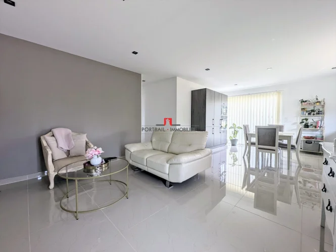 House with 3 Bedrooms, Garden, Garage photo 2