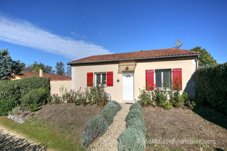 Well Maintained 2bed/2bath Villa, Communal Swimming Pool Close to a 27 Hole Golf Course photo 2