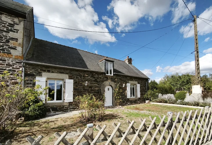 Morbihan, Clégueréc, Beautiful Semi-Detached Stone Cottage, Two Bedrooms, Garden, Parking