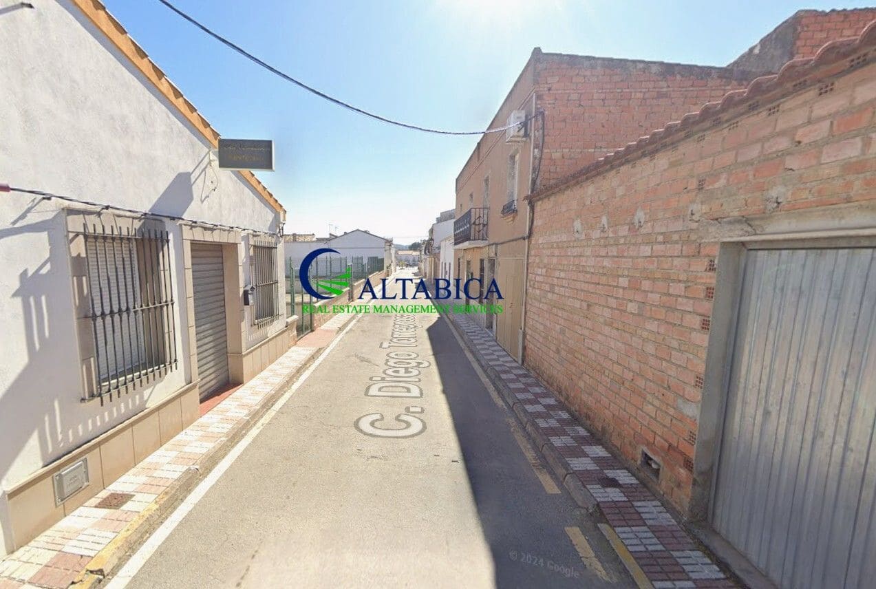 Villa for sale in Guarromán, Jaén photo 2