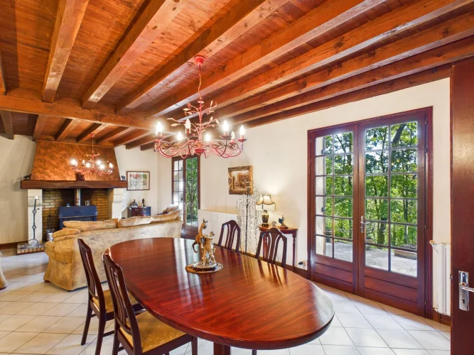 Private Perigourdine-Style Family Home with Generous Living Space, Woodland Setting and Flexible Accommodation photo 2