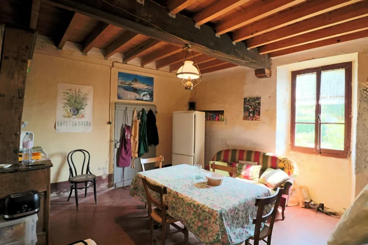 House to Renovate, Two Bedrooms, Plot of Land of 4037m² photo 4
