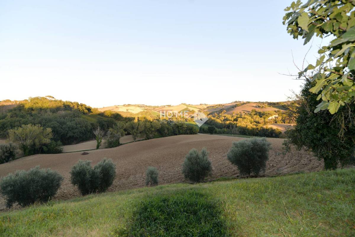 4 bedrooms country house, 280 m² Mogliano, Macerata (province) photo 3