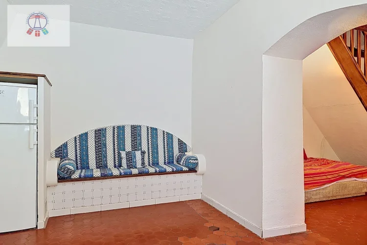 Duplex Apartment with Terrace, Large Storage Room, and Private photo 3