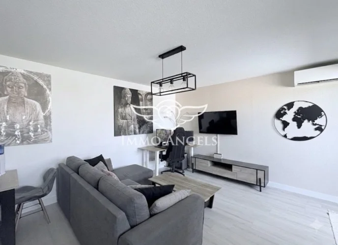 Very Beautiful 3-Room Apt. Completely Renovated - Terrace - Garage - Private Parking Space