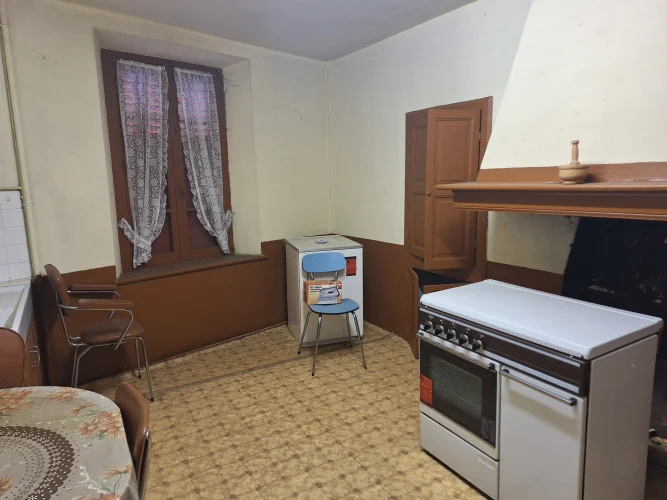 Large Village House with Garage photo 4