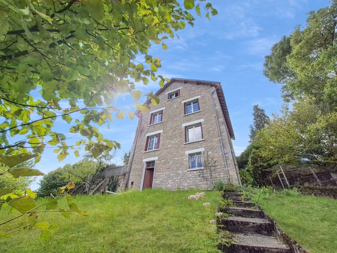 Correze. Town of Correze. Stone House of 3 Bedrooms, a Ground Floor Apartment, Garage, Sous-Sol and Garden of 1174m². photo 4