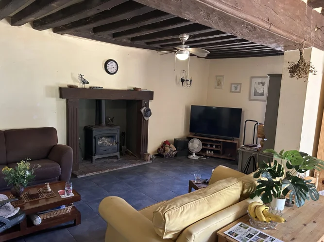 Characterful Large Detached Home with Large Barn photo 5
