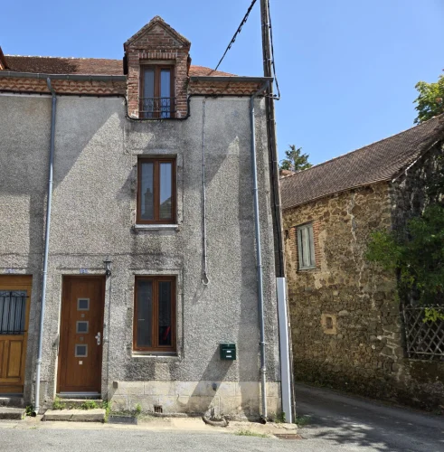 Haute Vienne: Charming Magnac Laval Town House with Garden and Summer House, all Within Easy Walking Distance of Ameniti…