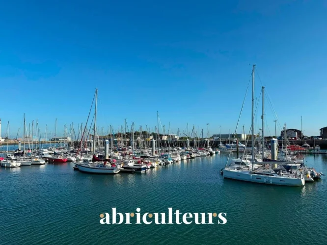 Elegance and Premium Location: Superb Contemporary T3 with Box - Grand Large District, Dunkirk