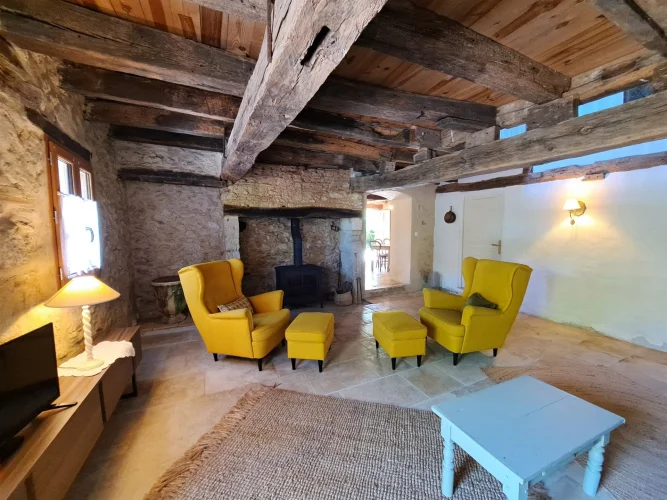 Exceptional Fully Renovated Medieval House in the Heart of a Charming Gascon Village photo 4