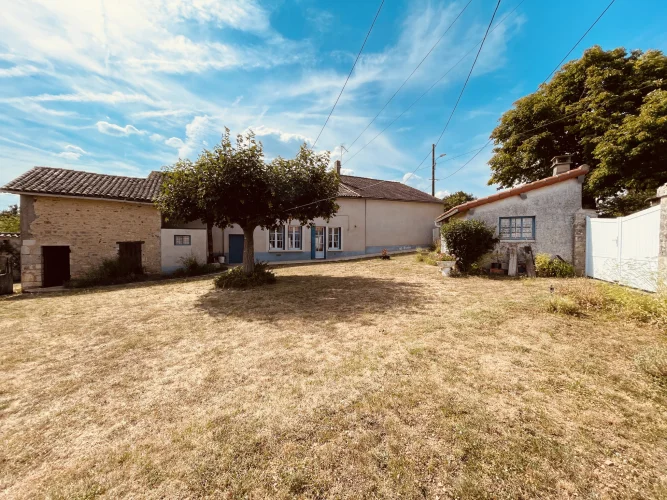 5 km from Ruffec, Authentic Detached Farmhouse in Need of Re photo 3