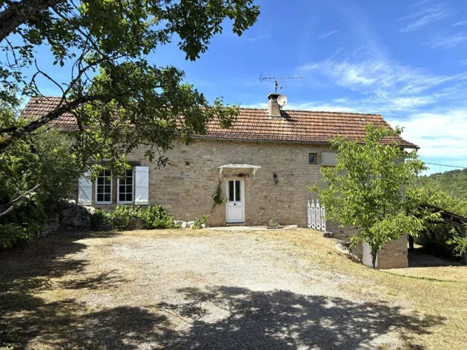 3 Bedroom Stone House 10 mins from Town