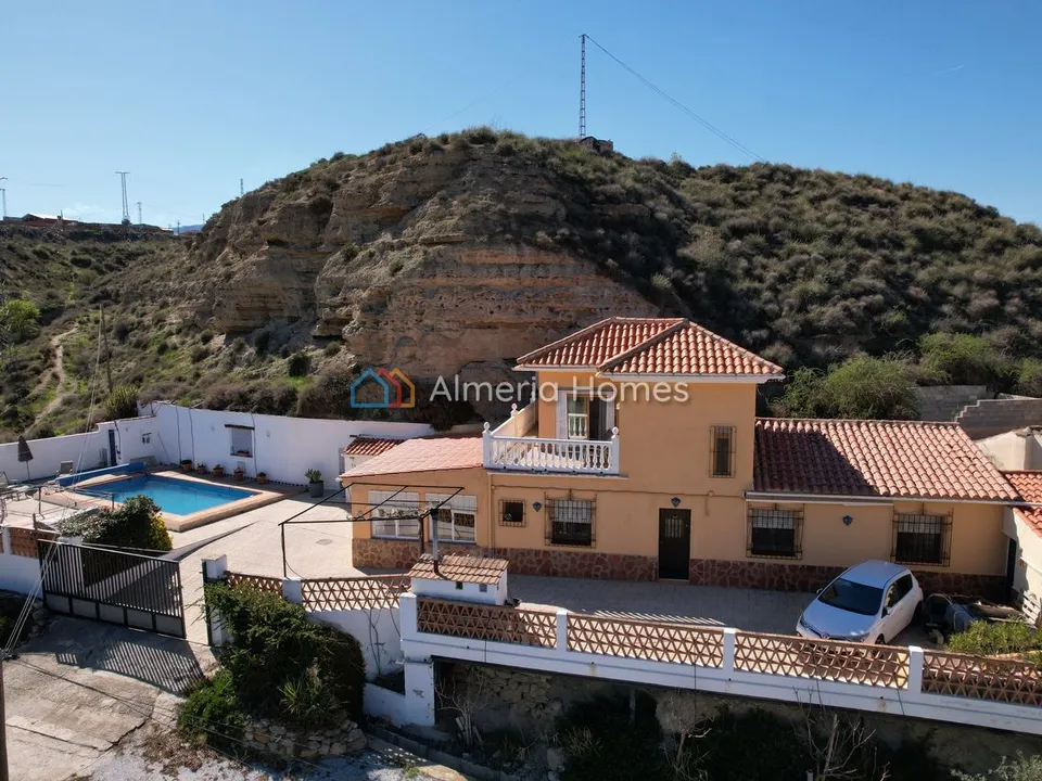 Almeria Homes photo 4