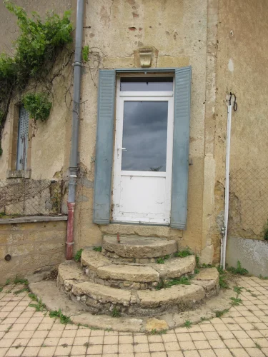 Charming Renovation Project! photo 2