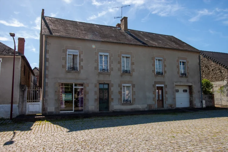 Large House to Renovate Strong Commercial or Tourist Potential photo 2