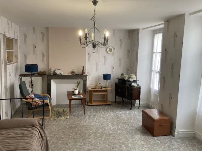 House in the Centre Town, to be Refresh with Garage, Courtya photo 3
