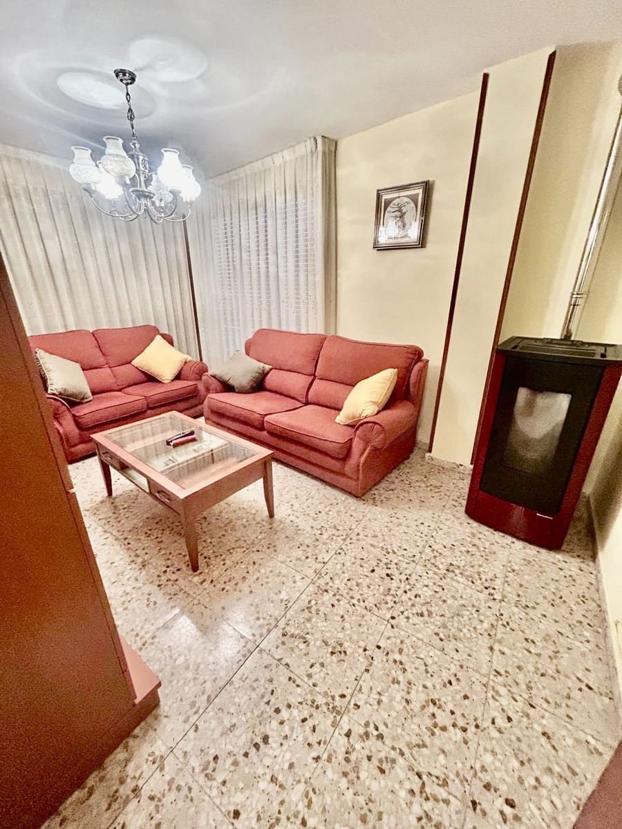 Townhouse for sale in La Bañeza, León photo 4
