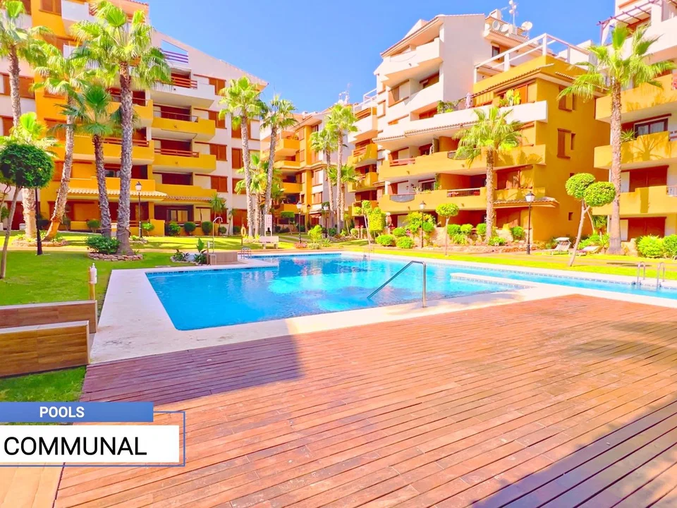 Apartment in Punta Prima, Alicante province photo 4