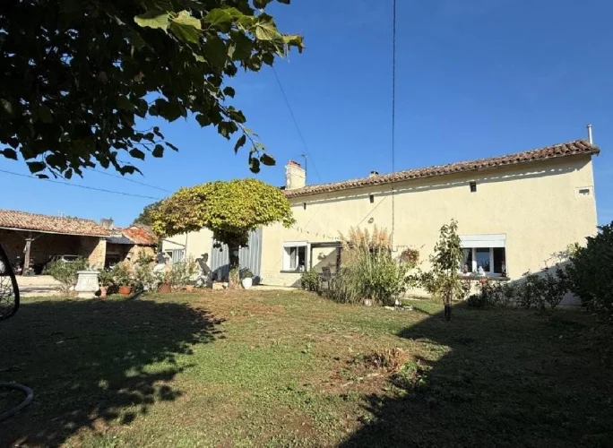 3 Bed House for Sale in Blanzay photo 3