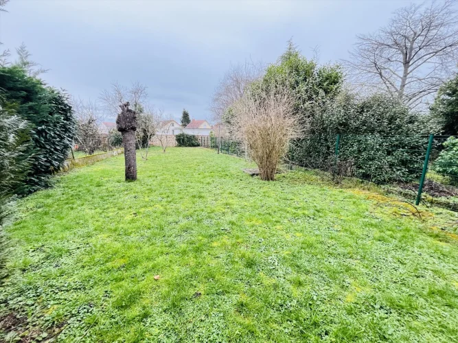 Beautiful 3-Bedroom Flat with Garden and Private Parking photo 4
