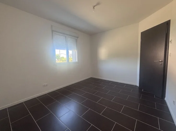 4 Bed House for Sale in Sagy photo 4