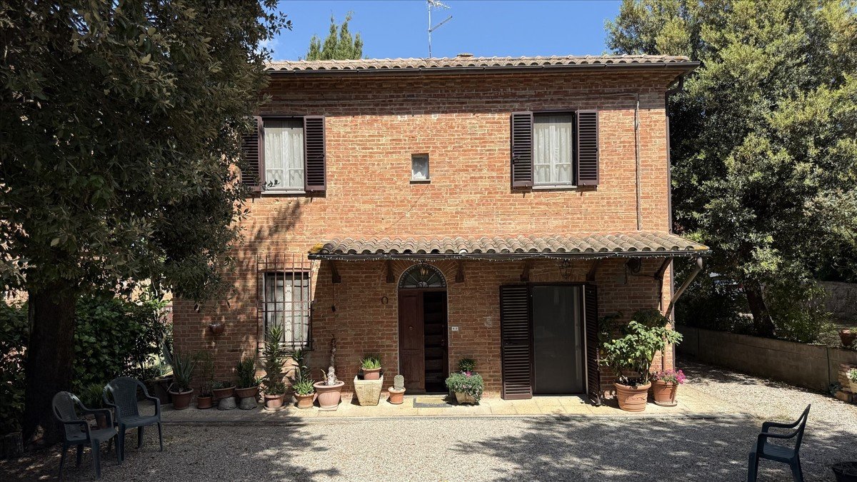 3 bedrooms farmhouse, 140 m² Castiglione del Lago, Perugia (province) Lake Trasimeno photo 2