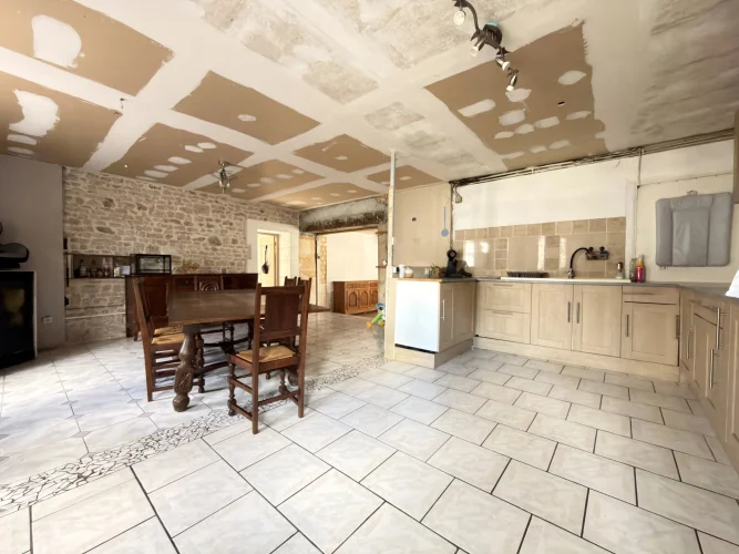 Two Properties for the Price of One – Great Investment Opportunity with Outbuildings and Large Garden photo 5