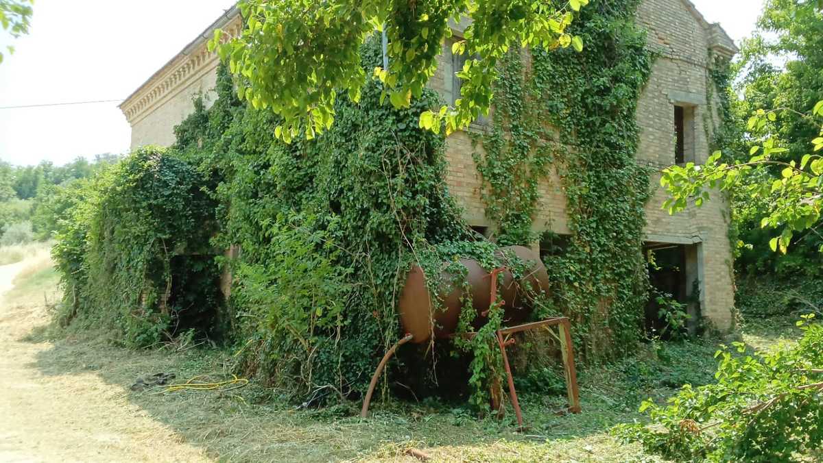 4 bedrooms country house, 250 m² Montelparo, Fermo (province)