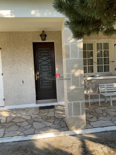 Charming House in the Centre of Pugnac photo 4