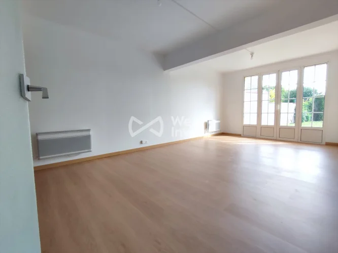 House with 4 Bedrooms photo 4