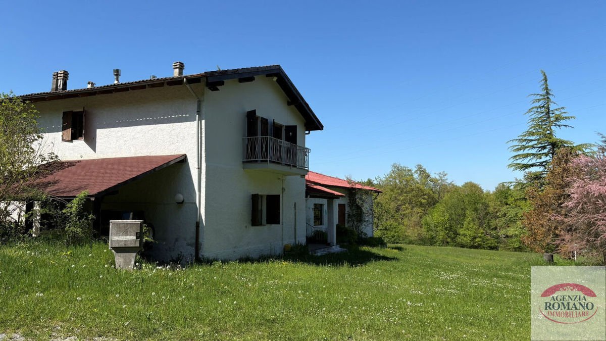Property in Mioglia photo 3