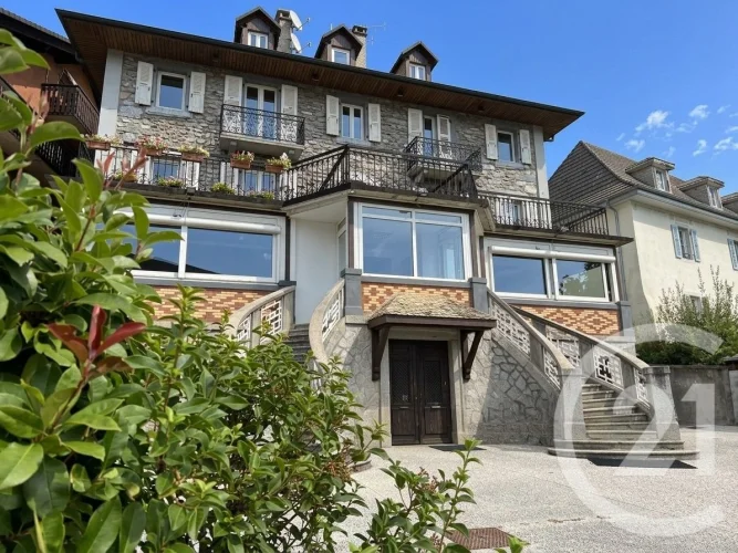 71.6 m² Apartment to Renovate in the Heart of Taninges in the Heart of Taninges, Discover this