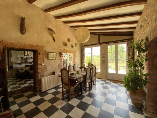 Pretty House on One Level with 3 Bedrooms, a Barn and a Garden photo 3