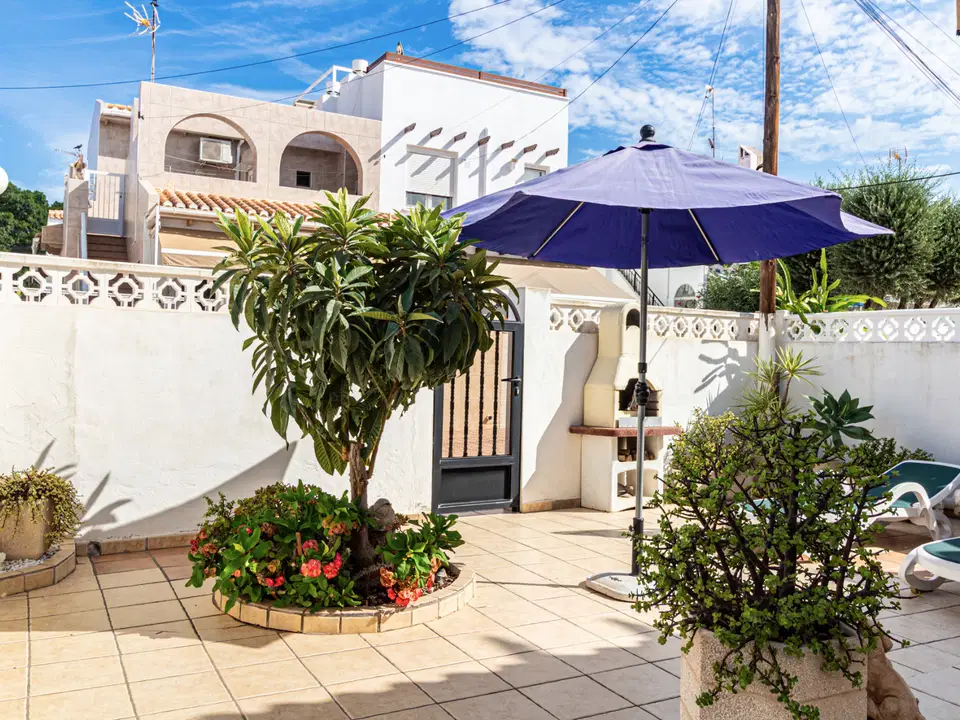 Villa in Torrevieja, Alicante province photo 4