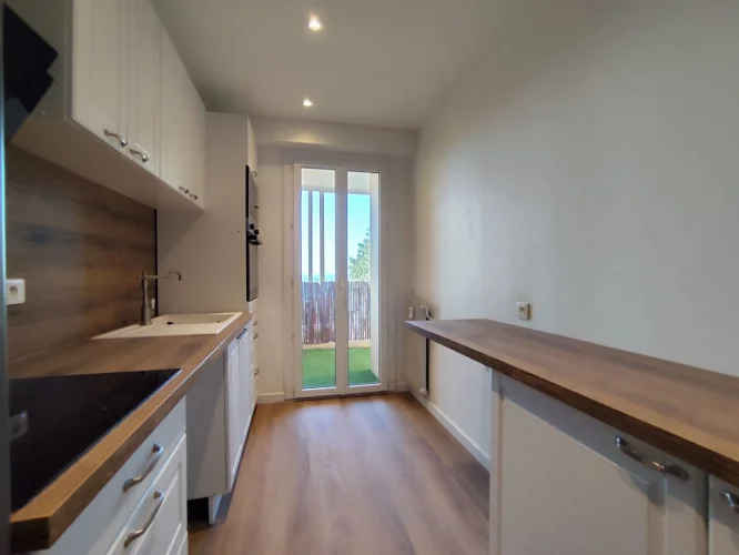 2 Bed Apartment for Sale in Grasse photo 4