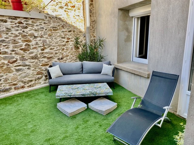Character Stone Village House, Entirely Renovated, with 165 M2 of Living Space Offering 4 Bedrooms, a Sunny Terrace and … photo 2
