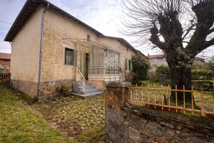 2-Bed Village House with Convertible Attic and Garden in Champsac photo 2